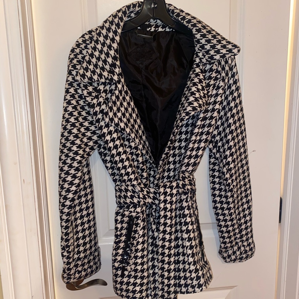 Black and White Houndstooth coat with belt